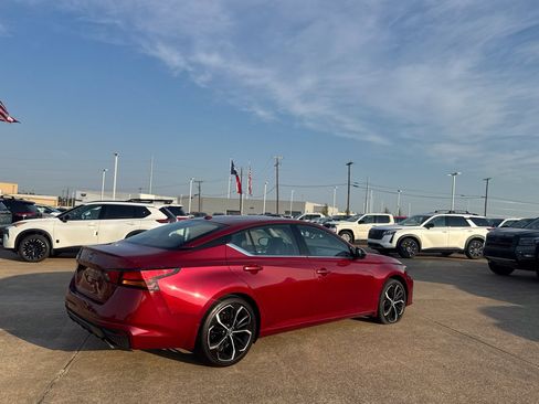 Certified 2025 Nissan Altima 2.5 SR w/ SR Premium Package FWD image 20