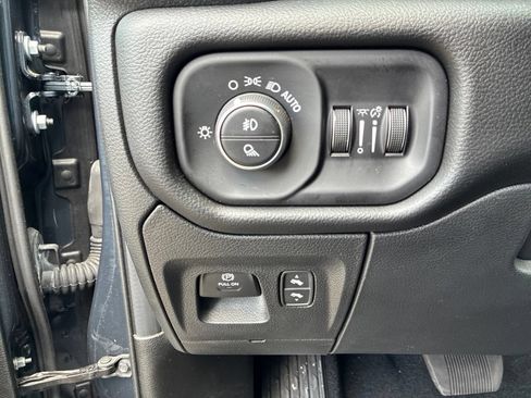 Used 2026 RAM 1500 Laramie AWD/4WD image 13