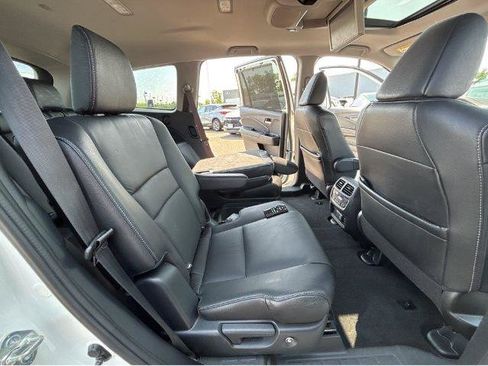 Used 2019 Honda Pilot Touring image 7