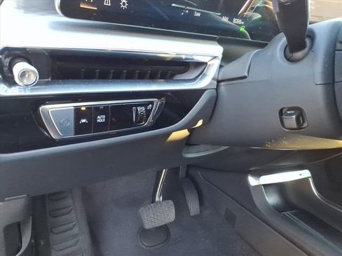 Certified 2024 Cadillac Lyriq Luxury image 28