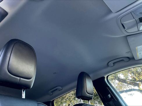 Used 2021 Jeep Cherokee Latitude Plus image 13