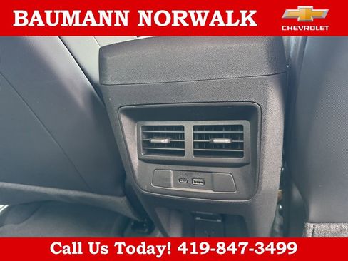 Used 2024 Chevrolet Colorado Z71 w/ Z71 Convenience Package 2 AWD/4WD image 29