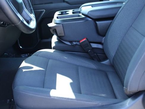 Used 2025 Chevrolet Silverado 1500 LT RWD image 40