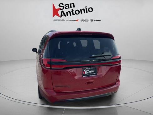 New 2026 Chrysler Pacifica Select w/ S Appearance Package FWD image 18