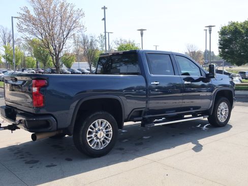 Used 2023 Chevrolet Silverado 2500 High Country w/ Z71 Off-Road Package AWD/4WD image 9