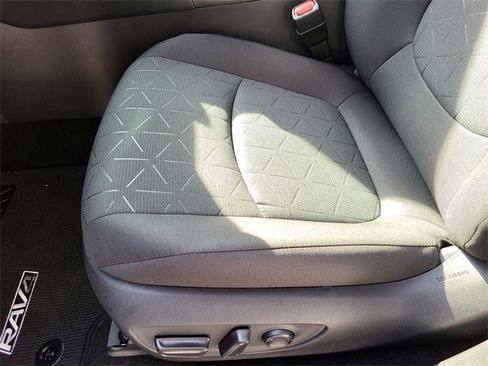 Used 2025 Toyota RAV4 XLE image 14