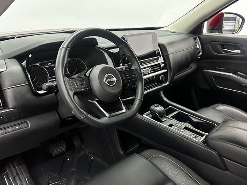 Used 2022 Nissan Pathfinder SL image 10