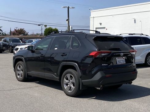Certified 2025 Toyota RAV4 LE AWD/4WD image 4