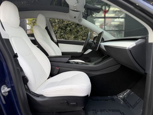Used 2020 Tesla Model Y Long Range image 33