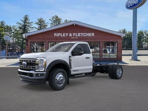 New 2025 Ford F550 4x4 Regular Cab Super Duty image 1
