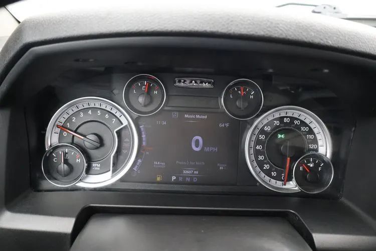 Used 2022 RAM 1500 Classic SLT w/ Electronics Group AWD/4WD image 27