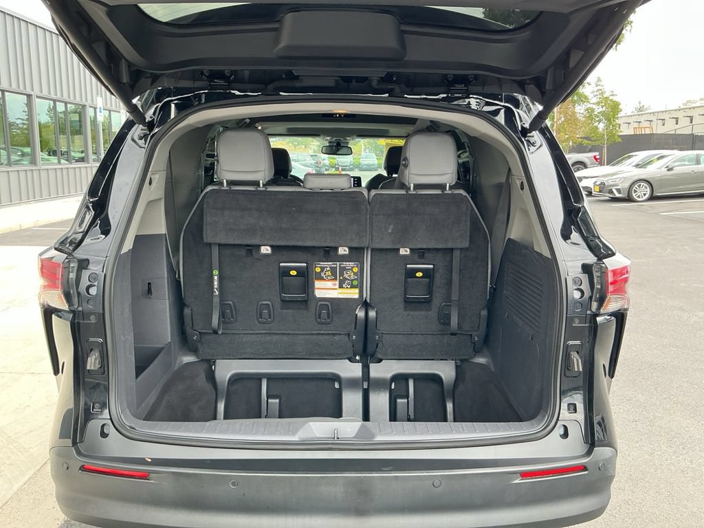 Used 2022 Toyota Sienna XLE FWD image 23