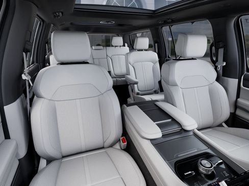 New 2026 Jeep Grand Wagoneer Summit image 16