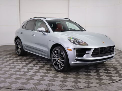 Used 2020 Porsche Macan Turbo image 3