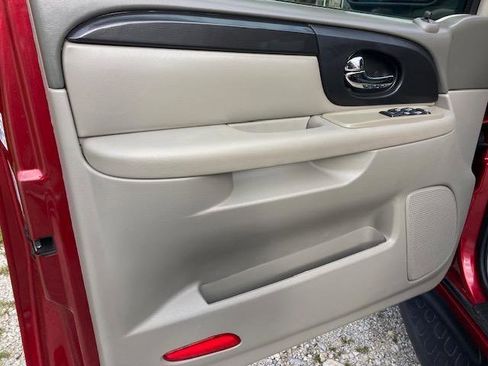 Used 2004 GMC Envoy SLE w/ Preferred Equipment Group image 22