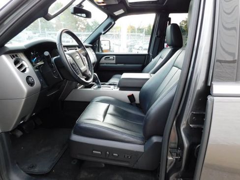 Used 2017 Ford Expedition Limited w/ Equipment Group 301A AWD/4WD image 3