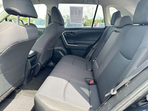 Used 2019 Toyota RAV4 LE AWD/4WD image 22
