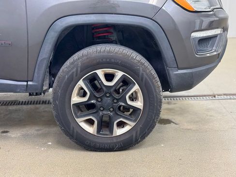 Used 2018 Jeep Compass Trailhawk w/ Cold Weather Group AWD/4WD image 4