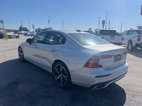 Used 2019 Volvo S60 T6 R-Design image 5