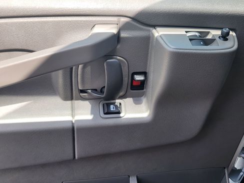 New 2026 Chevrolet Express 2500 image 19