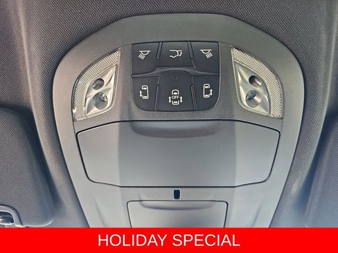 New 2025 Chrysler Pacifica Select image 32