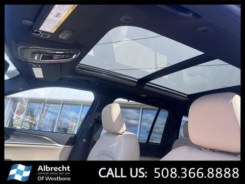 New 2025 Jeep Grand Cherokee Limited w/ Luxury Tech Group II image 25