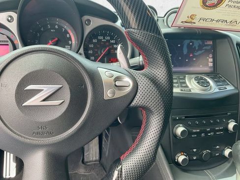 Used 2015 Nissan 370Z Coupe RWD image 22