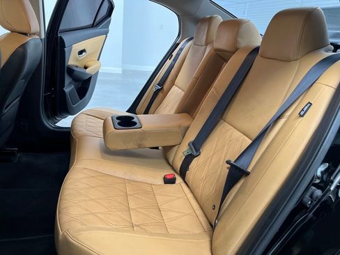 Used 2022 Nissan Sentra SV w/ SV Premium Package image 13