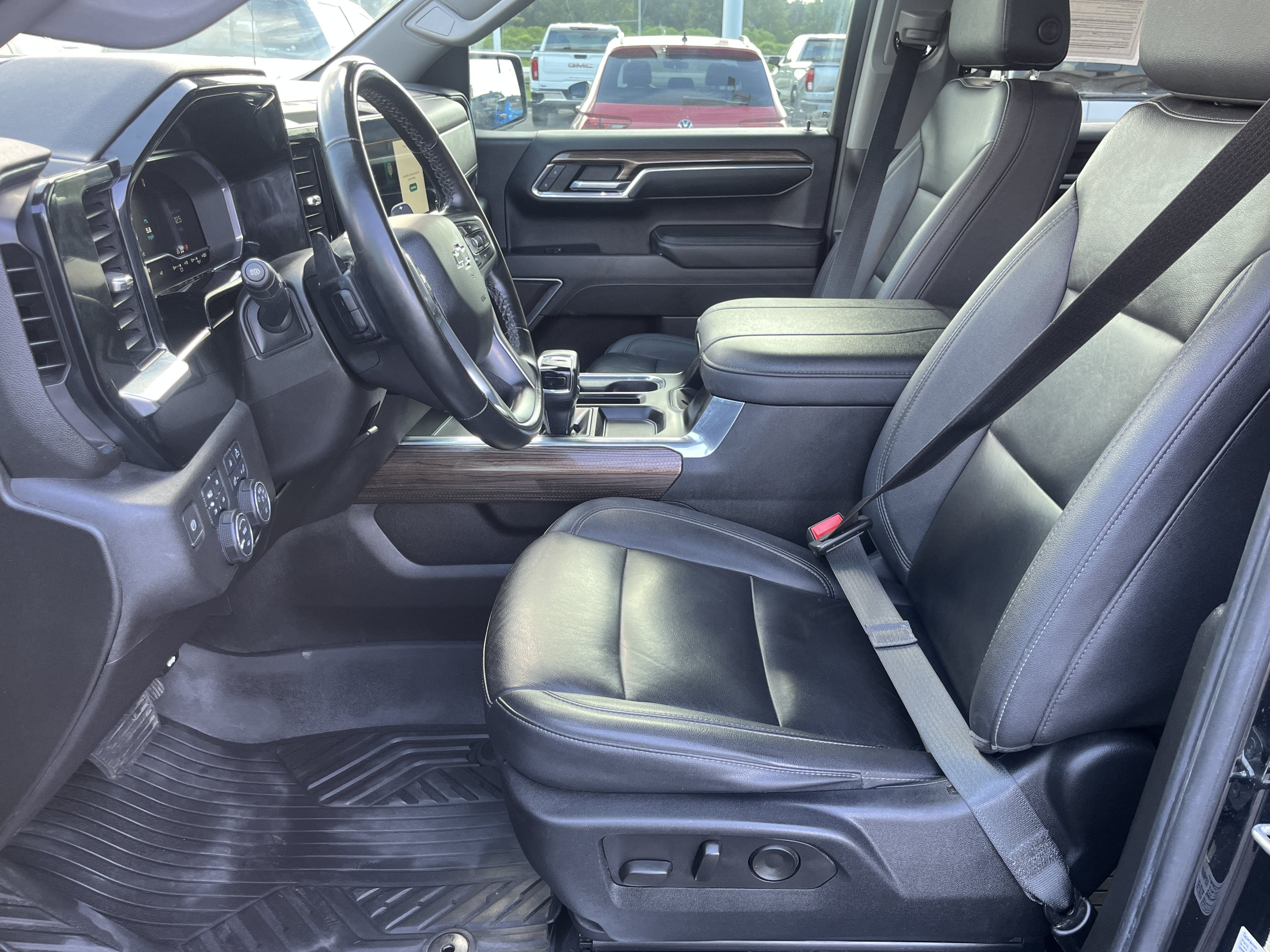 Used 2023 Chevrolet Silverado 1500 RST AWD/4WD image 15