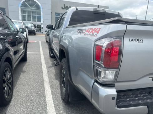 Used 2023 Toyota Tacoma TRD Off-Road w/ TRD Premium Off Road Package AWD/4WD image 3