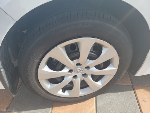 Used 2026 Toyota Corolla LE FWD image 7