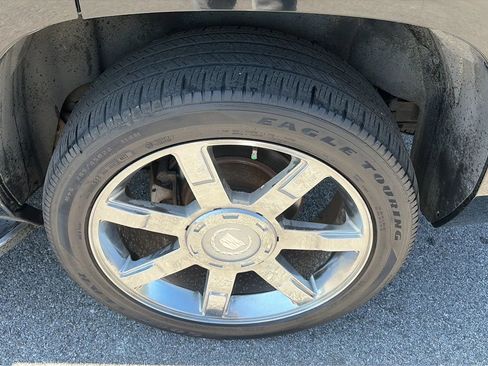 Used 2009 Cadillac Escalade AWD image 25