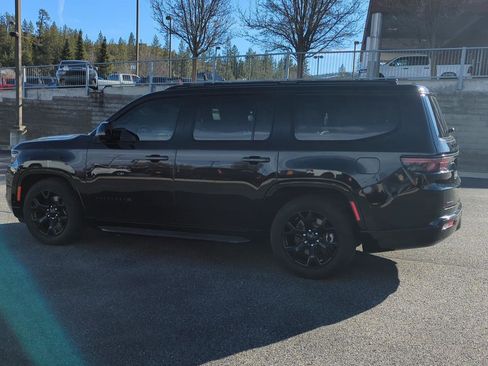 Used 2023 Jeep Wagoneer Series II w/ Convenience Group I image 4