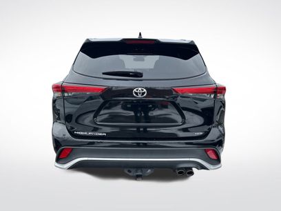 Used 2023 Toyota Highlander XSE