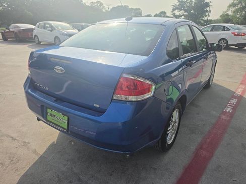 Used 2010 Ford Focus SE FWD image 12