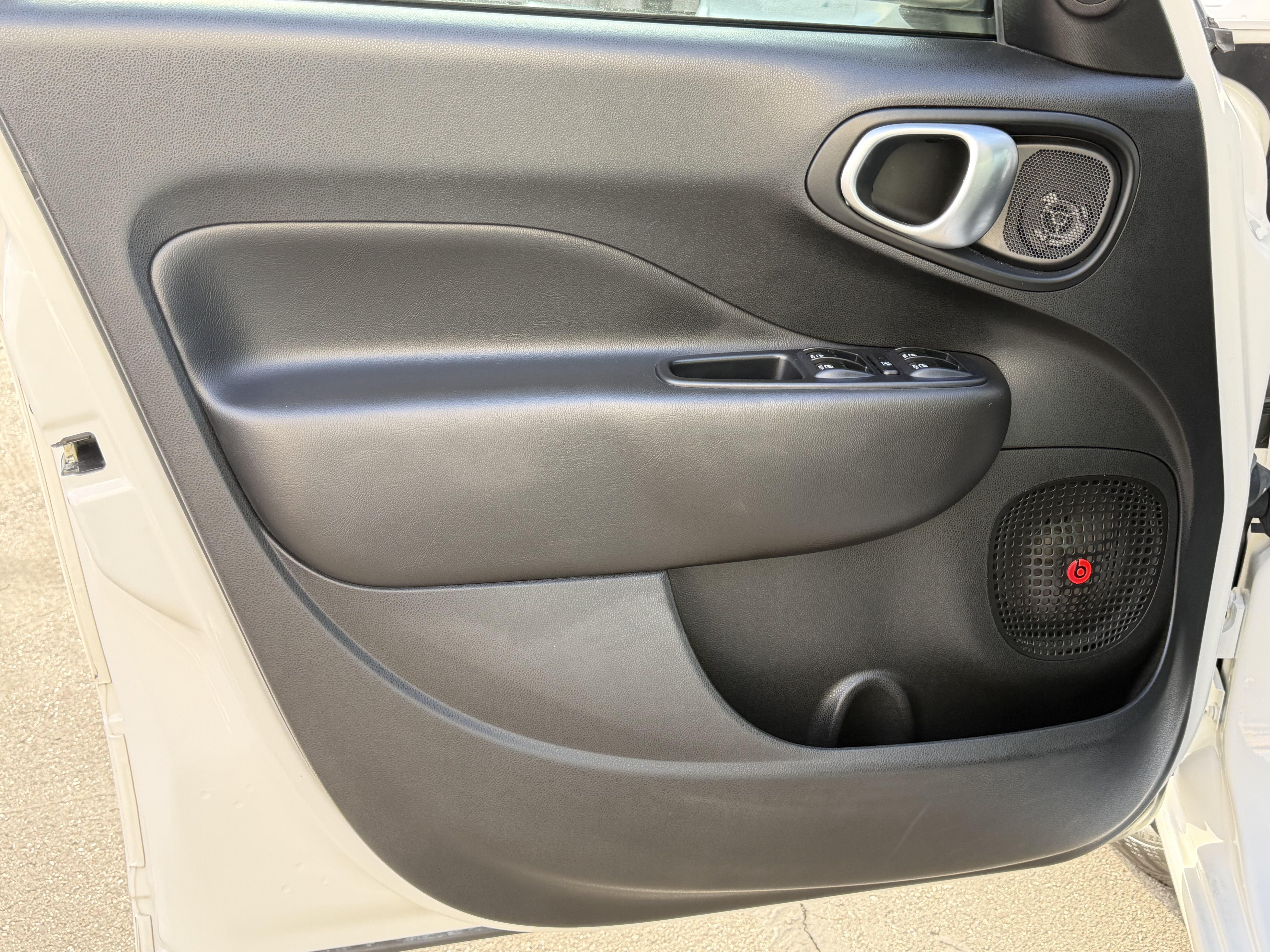 Used 2020 FIAT 500L Pop w/ Premium Group FWD image 20