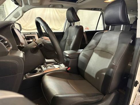 Used 2017 Toyota 4Runner SR5 Premium image 5