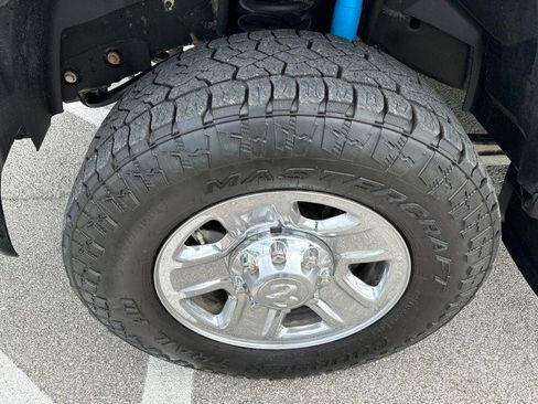 Used 2018 RAM 2500 Tradesman w/ Chrome Appearance Group image 18