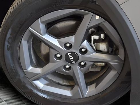 Used 2025 Kia K4 image 29