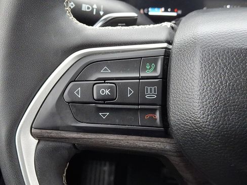 Used 2023 Jeep Grand Cherokee L Limited w/ Luxury Tech Group II image 29