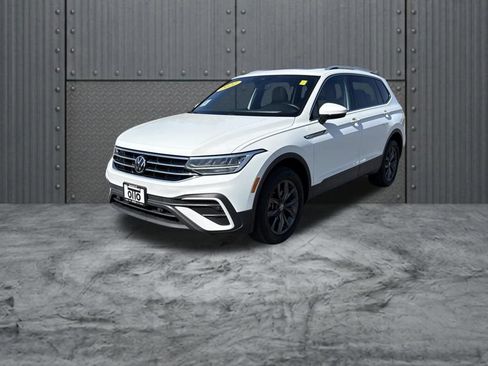 Used 2022 Volkswagen Tiguan SE AWD/4WD image 3