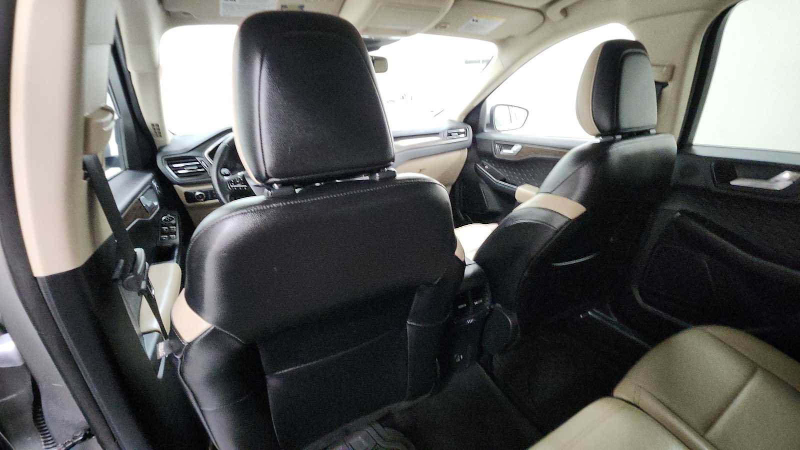 Used 2020 Ford Escape Titanium AWD/4WD image 25