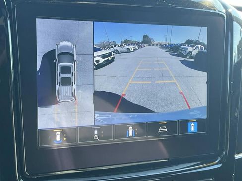 Used 2023 Chevrolet Traverse LT w/ LT Premium Package image 22