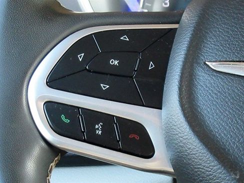 Used 2022 Chrysler Pacifica Touring-L image 22