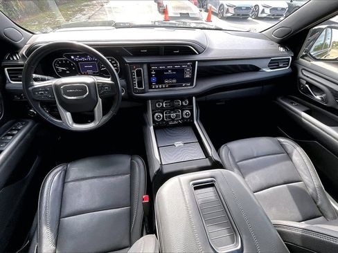 Used 2021 GMC Yukon Denali w/ Denali Ultimate Package image 3
