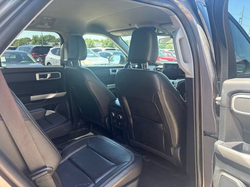 Used 2021 Ford Explorer XLT w/ Equipment Group 202A AWD/4WD image 28
