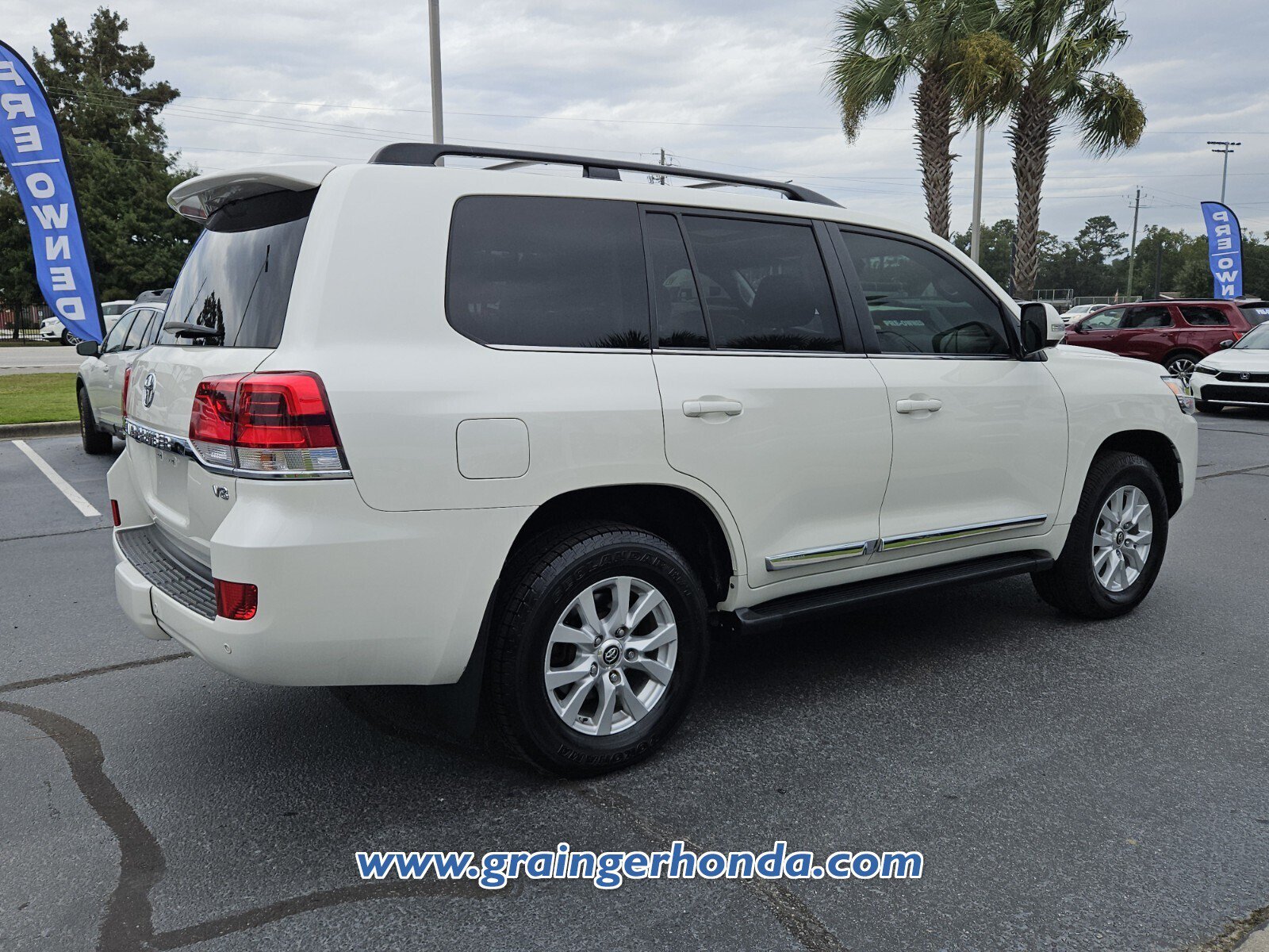 Used 2019 Toyota Land Cruiser w/ Four Season Floor Mat Package AWD/4WD image 5