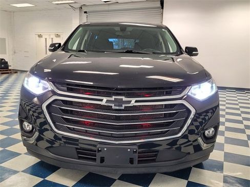 Used 2020 Chevrolet Traverse LT w/ LPO, Black Accent Package image 2