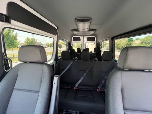 Used 2024 Mercedes-Benz Sprinter 2500 image 8