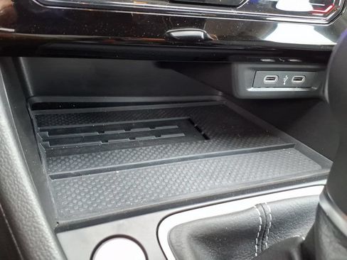 Used 2025 Volkswagen Jetta SE w/ Sunroof Package FWD image 13